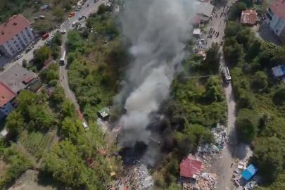 Yakılan lastikler çöpleri tutuşturdu, gökyüzünü duman kapladı