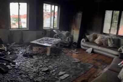 Yangında eşyaları kül olan aileye Sevgi Eli sahip çıktı