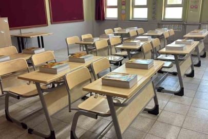 Yatağan’da 120 bin ders kitabı öğrencilerin sıralarında hazır