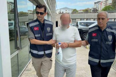 Yine göçmen kaçakçılığı yaparken yakalandı