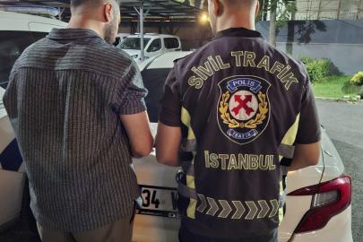 Zeytinburnu’nda yaya yolundan geçen adama saldıran sürücü yakalandı