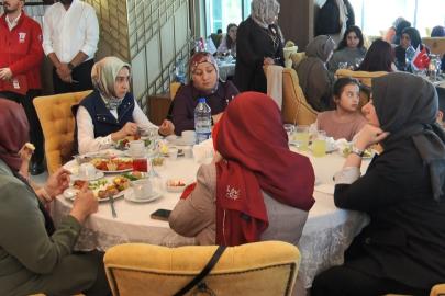15 Temmuz şehitlerinin eşleri Ankara’da bir araya geldi
