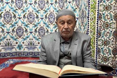 87 yaşında kendi çabasıyla hafız oldu