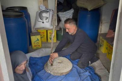 90 yıllık geleneği taş değirmende yaşatıyorlar