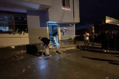 Adana’da 2’si çocuk 5 kişinin bulunduğu eve el yapımı patlayıcı attılar