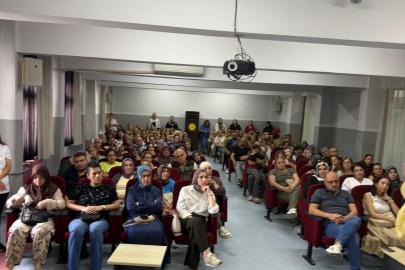 Adana’da velilere aile ve medya eğitimi verildi