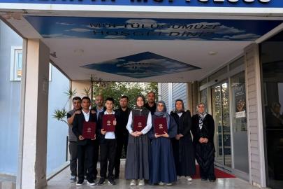 Alanya’da hafızlık eğitimini tamamlayan öğrenciler belgelerine kavuştu