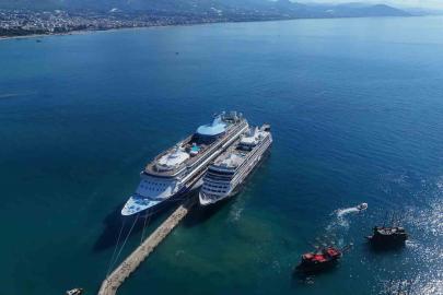 Alanya’ya İngiliz ve ABD’li turist akını
