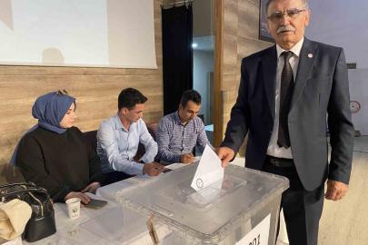 Alaşehir’de YENİ Parti’nin ilk ilçe başkanı Mehmet Kayacık oldu