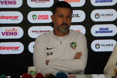 Amed SF Teknik Direktörü Besnik Hasi: "Sadece Samsunspor maçına odaklıyım"