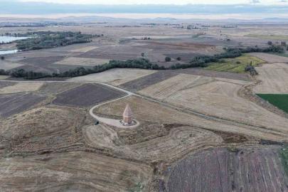 Anadolu Selçuklu Devletinin Turhasan Bey’e yaptırdığı 8 asırlık türbe