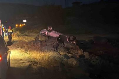 Ankara’da sürücü takla atan otomobilden burnu kanamadan sağ çıktı