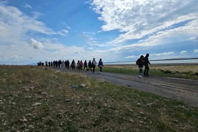 Arin Gölü’ndeki su çekilmesine dikkat çekmek için doğa yürüyüşü düzenlendi