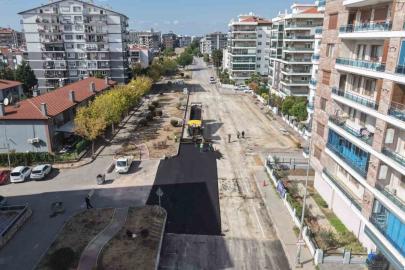 Ataşehir ve Harmandalı’da yollar asfaltlanıyor