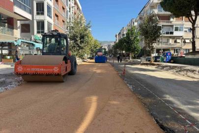 Aydın Büyükşehir’in yol çalışmaları sürüyor