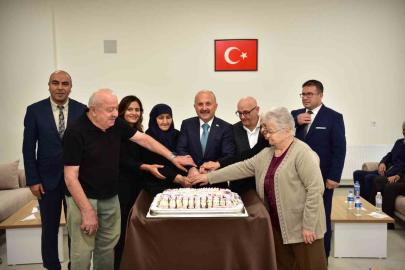 Aydın Valisi Varol, yaşlı çınarları unutmadı