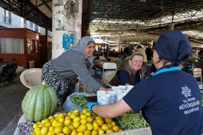 Aydın’da pazar yerlerinde sıcak çorba ikramı başladı