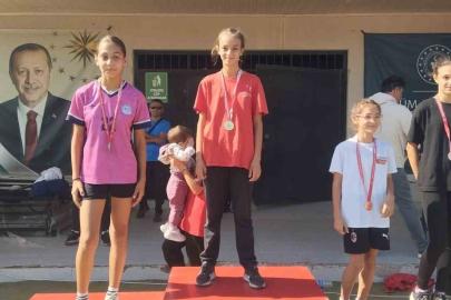Aydınlı 4 öğrenci atletizmde bölge yarışlarına katılacak