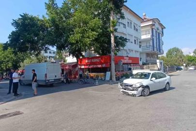 Aynı kavşakta yaşanan onlarca kaza mahalle sakinlerini isyan ettirdi