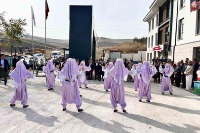 Bakan Göktaş: "Sosyal ve Ekonomik Destek hizmetimizle 199 bin 889 çocuğun ailelerinin yanında büyümesine katkı sunuyoruz"