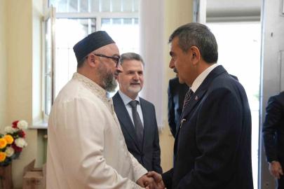 Bakan Tekin, Tiflis’te Gürcistan Müslümanları İdaresi’ni ziyaret etti