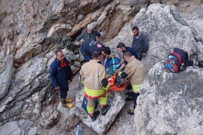 Balık tutmaya giderken kayalıklardan düşen şahıs yaralandı