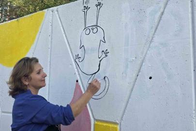 Bandırma’da duvarlar sanatla renklendi, Vecihibey Caddesi çiçek açıyor