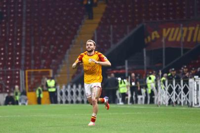 Barış Alper Yılmaz maçın ardından taraftarları kırmadı, tekrar sahaya çıktı