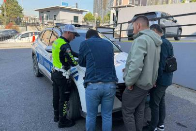 Başakşehir’de trafikte saldırı amacıyla araçtan inen 2 sürücüye 360 bin lira ceza