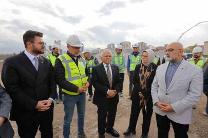 Başkan Büyükkılıç, milletvekilleriyle Kartal Katlı Kavşağı projesini incledi