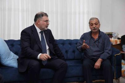 Başkan Saygılı, Bayraklı’da depremzede aileleri ziyaret etti
