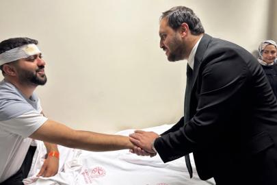 Başkan Selmanoğlu, kazada yaralan vatandaşları ziyaret etti