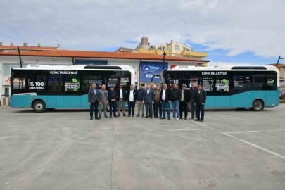 Başkan Yüksel, elektrikli otobüsleri tanıtmak için direksiyon başına geçti