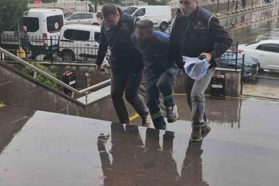 Bayrak provokasyonunun altından kendisi çıktı