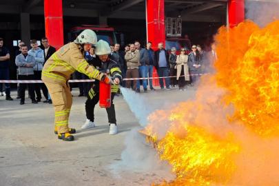 Belediye personeline yangın söndürme tatbikatı