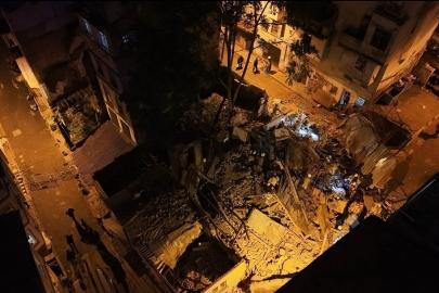 Beyoğlu’nda 5 katlı bina çöktü: Arama çalışmaları devam ediyor