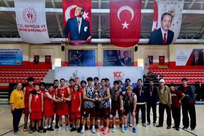 Bilecik’te basketbol müsabakalarında madalyalar sahiplerini buldu