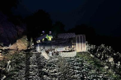 Bilecik’te devrilen traktörün altında kalan sürücü hayatını kaybetti