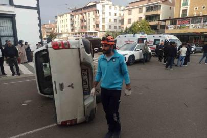 Bingöl’de otomobil ile pikap çarpıştı: 2 yaralı