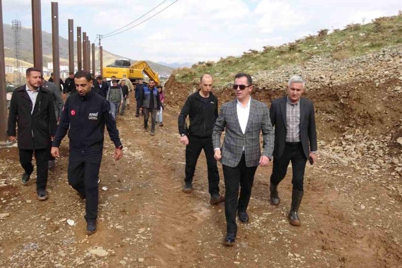 Bitlis’te çığ riskine karşı önlem çalışmaları sürüyor