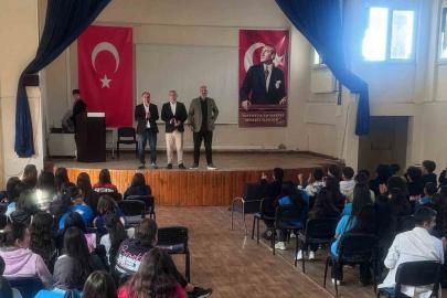 Bodrum’da öğrenciler yazarla buluştu