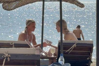 Bodrum’da sıcak havayı gören denize akın etti