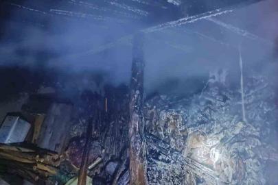 Burdur’da ahırda çıkan yangın itfaiye ekiplerince söndürüldü