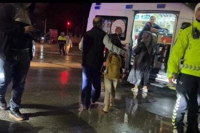 Burdur’da öğrenci servisi ile otomobil çarpıştı: 12 öğrenci hafif yaralı