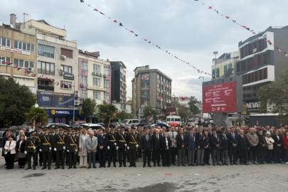 Burhaniye’de çelenk sunma töreni yapıldı