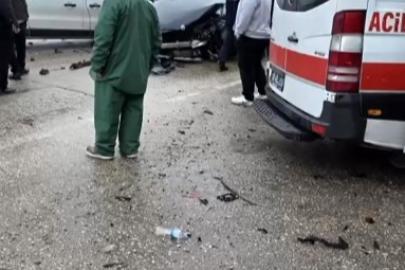 Bursa’da yağmurlu havada 5 araç birbirine girdi: 5 yaralı
