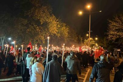 Çanakkale’de Cumhuriyet coşkusu fener alayıyla taçlandı