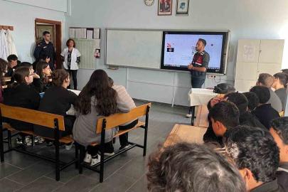 Çanakkale’de okul önlerinde denetimler aralıksız sürüyor