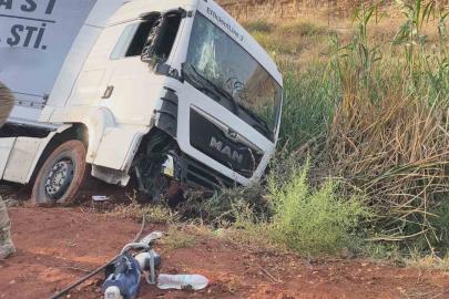 Cilvegözü Sınır Kapısı’nda kontrolden çıkan tır zeytin bahçesine uçtu: 1 yaralı