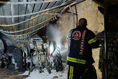 Çivril’de alevler iki tarım aracını kullanılamaz hale getirdi
